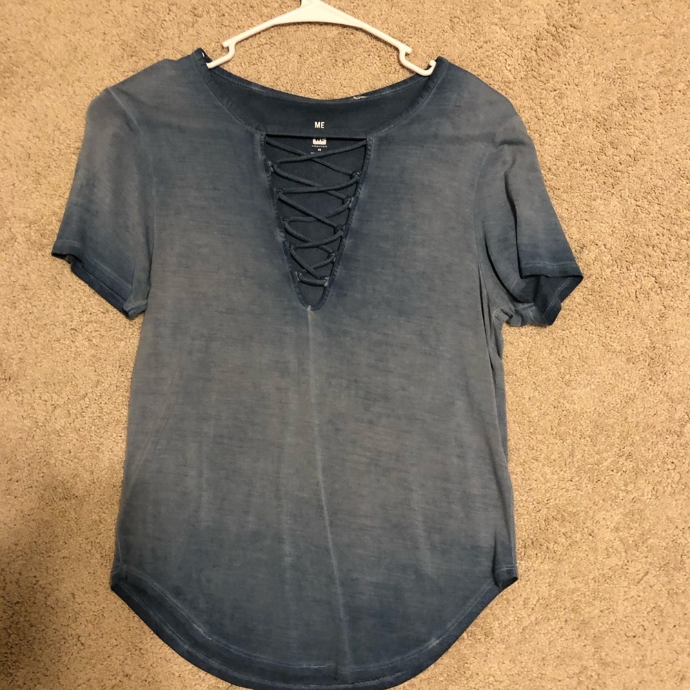 blue criss cross t-shirt